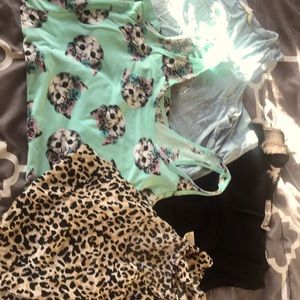 Lot of  tank tops ZORBHA NO BOUNDRIES LIBERTY LOVE